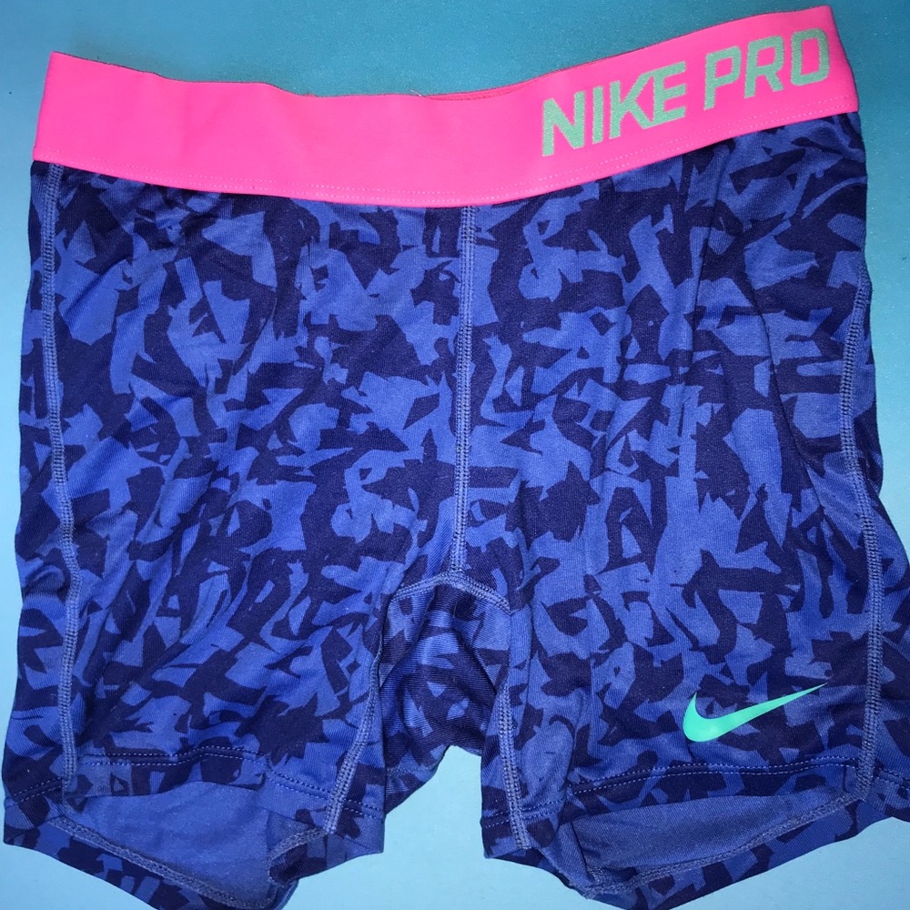 💘Multicolored Nike pro’s